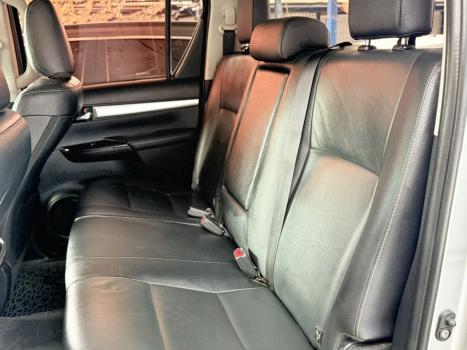 TOYOTA Hilux Caminhonete 2.8 16V SRV 4X4 DIESEL CABINE DUPLA AUTOMTICO, Foto 11