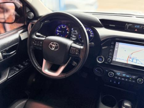 TOYOTA Hilux Caminhonete 2.8 16V SRV 4X4 DIESEL CABINE DUPLA AUTOMTICO, Foto 17