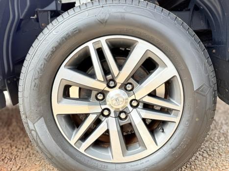 TOYOTA Hilux Caminhonete 2.8 16V SRV 4X4 DIESEL CABINE DUPLA AUTOMTICO, Foto 20