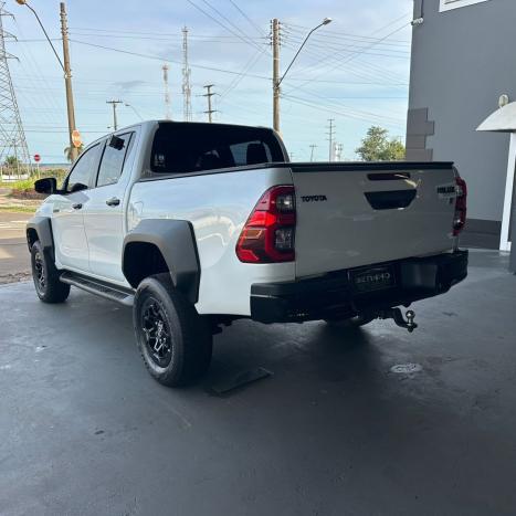 TOYOTA Hilux Caminhonete 2.8 16V GR SPORT 4X4 TURBO DIESEL CABINE DUPLA AUTOMTICO, Foto 2