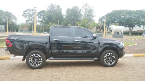TOYOTA Hilux Caminhonete 2.8 16V SRX 4X4 TURBO DIESEL CABINE DUPLA AUTOMTICO, Foto 4