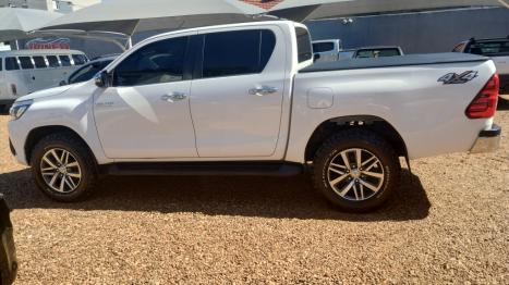 TOYOTA Hilux Caminhonete 2.8 16V SRX 4X4 DIESEL CABINE DUPLA AUTOMTICO, Foto 5
