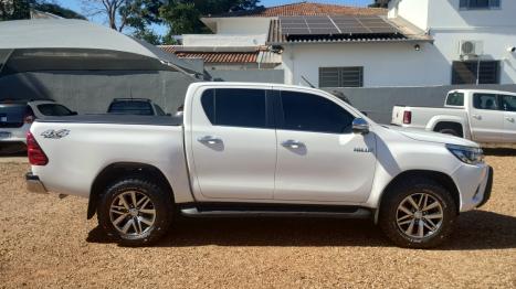 TOYOTA Hilux Caminhonete 2.8 16V SRX 4X4 DIESEL CABINE DUPLA AUTOMTICO, Foto 4