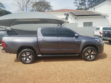 TOYOTA Hilux Caminhonete 2.8 16V SRX 4X4 DIESEL CABINE DUPLA AUTOMTICO, Foto 3