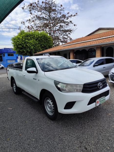 TOYOTA Hilux Caminhonete 2.8 4X4 DIESEL CABINE SIMPLES, Foto 1