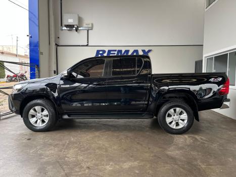 TOYOTA Hilux Caminhonete 2.8 16V SRV 4X4 DIESEL CABINE DUPLA AUTOMTICO, Foto 5