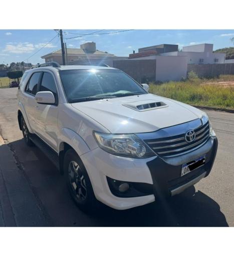TOYOTA Hilux SW4 2.7 16V 4P SR AUTOMTICO, Foto 2