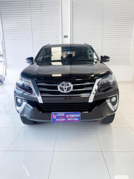 TOYOTA Hilux SW4 2.8 16V 4P SRX 4X4 7 LUGARES TURBO DIESEL AUTOMTICO, Foto 2