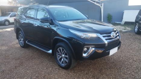TOYOTA Hilux SW4 2.8 16V 4P SRX 4X4 7 LUGARES TURBO DIESEL AUTOMTICO, Foto 2