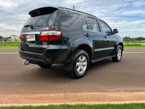 TOYOTA Hilux SW4 3.0 16V 4P SRV 4X4 7 LUGARES TURBO DIESEL AUTOMTICO, Foto 8