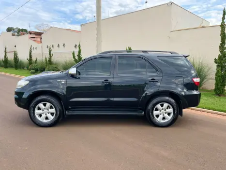 TOYOTA Hilux SW4 3.0 16V 4P SRV 4X4 7 LUGARES TURBO DIESEL AUTOMTICO, Foto 9