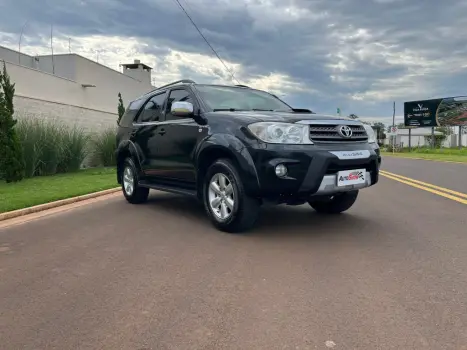 TOYOTA Hilux SW4 3.0 16V 4P SRV 4X4 7 LUGARES TURBO DIESEL AUTOMTICO, Foto 12