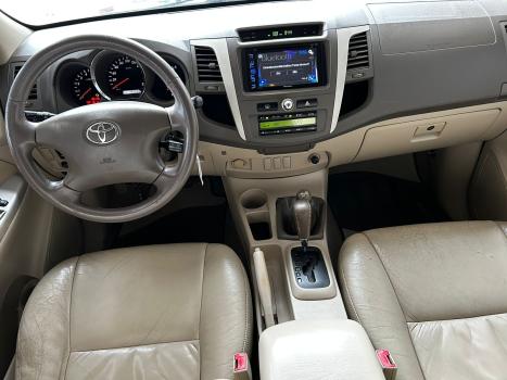 TOYOTA Hilux SW4 3.0 16V 4P SRV 4X4 TURBO DIESEL AUTOMTICO, Foto 4