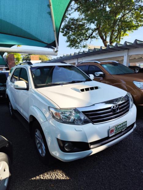TOYOTA Hilux SW4 3.0 16V 4P SRV 4X4 TURBO DIESEL AUTOMTICO, Foto 2