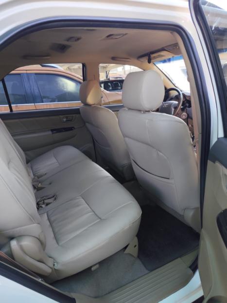 TOYOTA Hilux SW4 3.0 16V 4P SRV 4X4 TURBO DIESEL AUTOMTICO, Foto 5