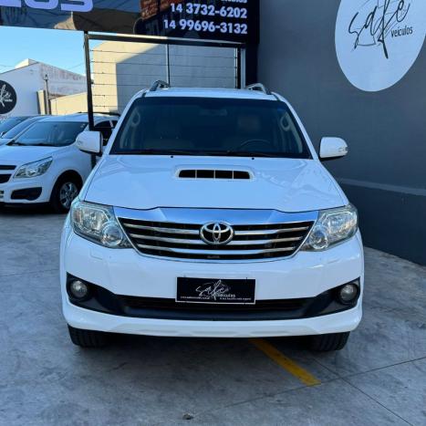 TOYOTA Hilux SW4 3.0 16V 4P SRV 4X4 7 LUGARES TURBO DIESEL AUTOMTICO, Foto 2