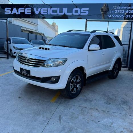 TOYOTA Hilux SW4 3.0 16V 4P SRV 4X4 7 LUGARES TURBO DIESEL AUTOMTICO, Foto 3