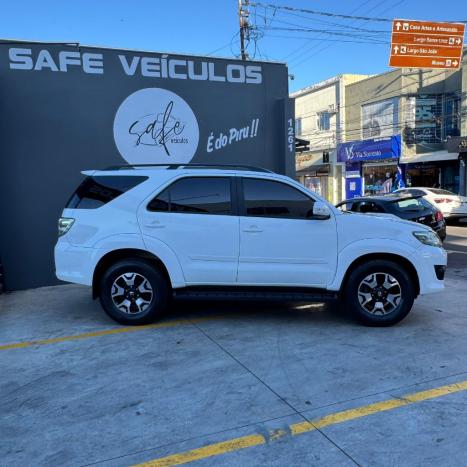 TOYOTA Hilux SW4 3.0 16V 4P SRV 4X4 7 LUGARES TURBO DIESEL AUTOMTICO, Foto 4