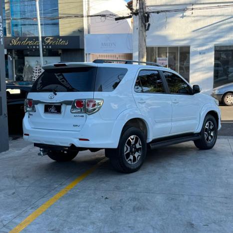 TOYOTA Hilux SW4 3.0 16V 4P SRV 4X4 7 LUGARES TURBO DIESEL AUTOMTICO, Foto 5