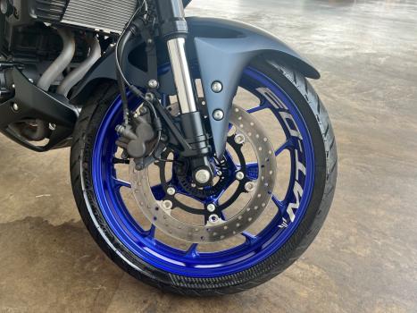 YAMAHA MT-03 300 ABS, Foto 3