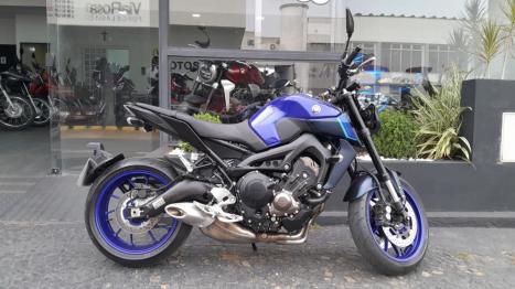 YAMAHA MT-09 850 ABS, Foto 1