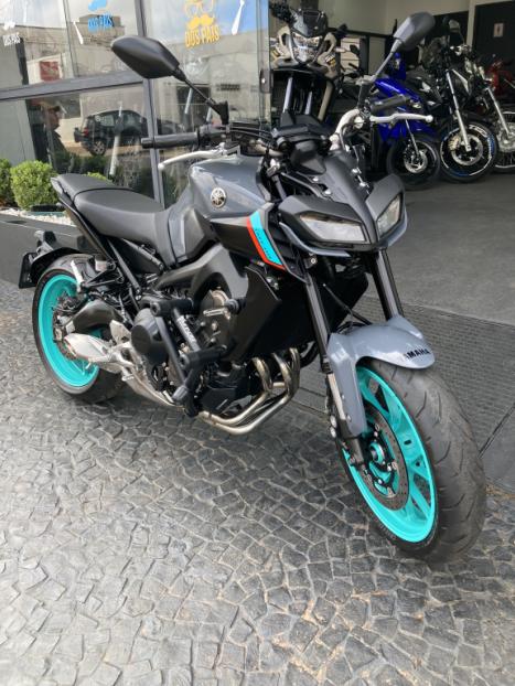 YAMAHA MT-09 850 ABS, Foto 4