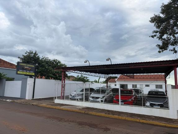 Carros Avenida - Bernardino de Campos/SP