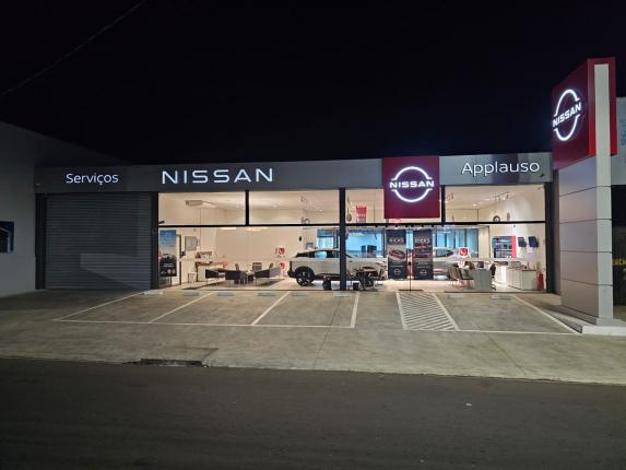 Applauso (Nissan) - Botucatu/SP Applauso (Nissan) - Botucatu/SP